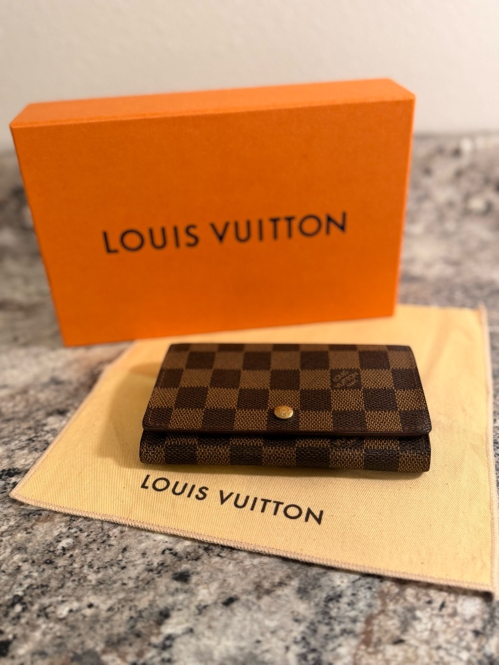 Louis Vuitton Tresor Wallet - Damier Ebene *authentic*